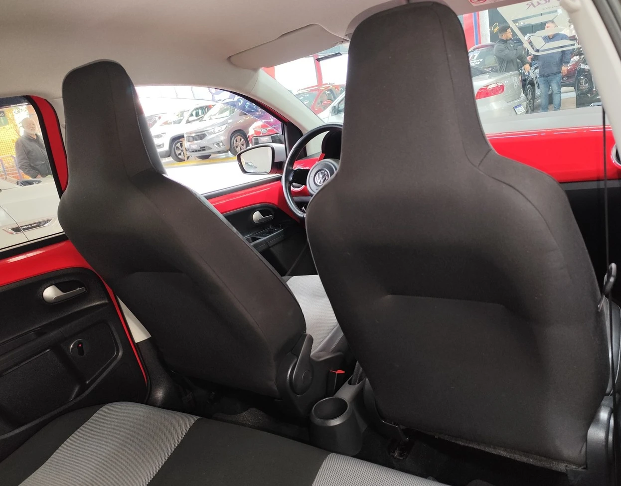 VOLKSWAGEN UP
