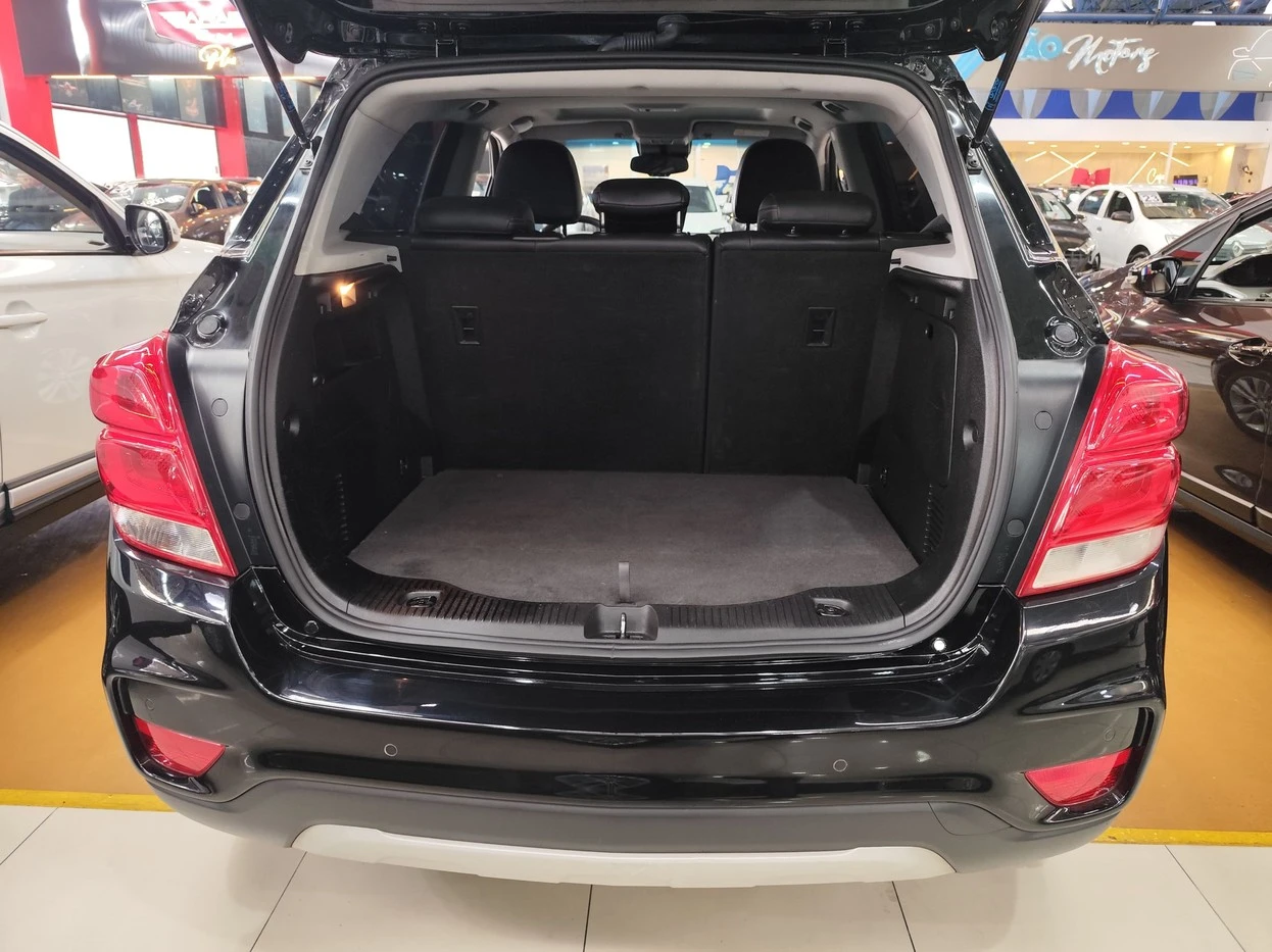 CHEVROLET TRACKER