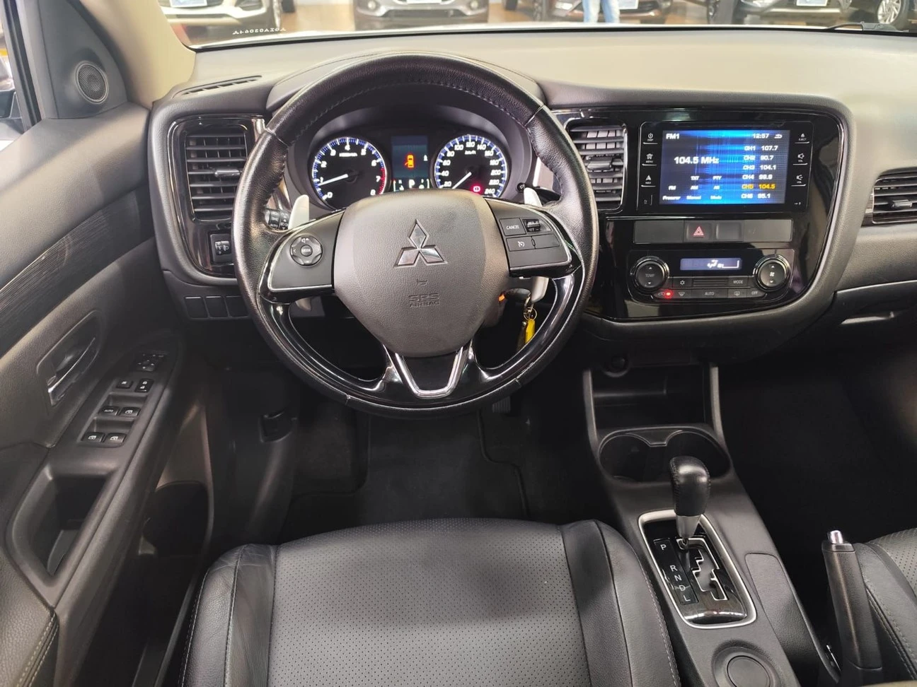 MITSUBISHI OUTLANDER