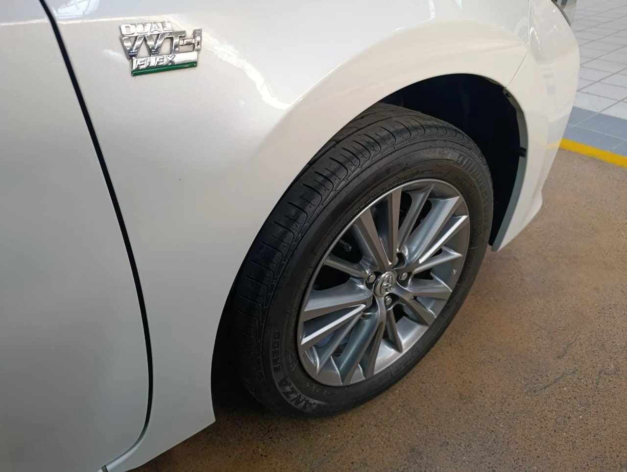 TOYOTA COROLLA