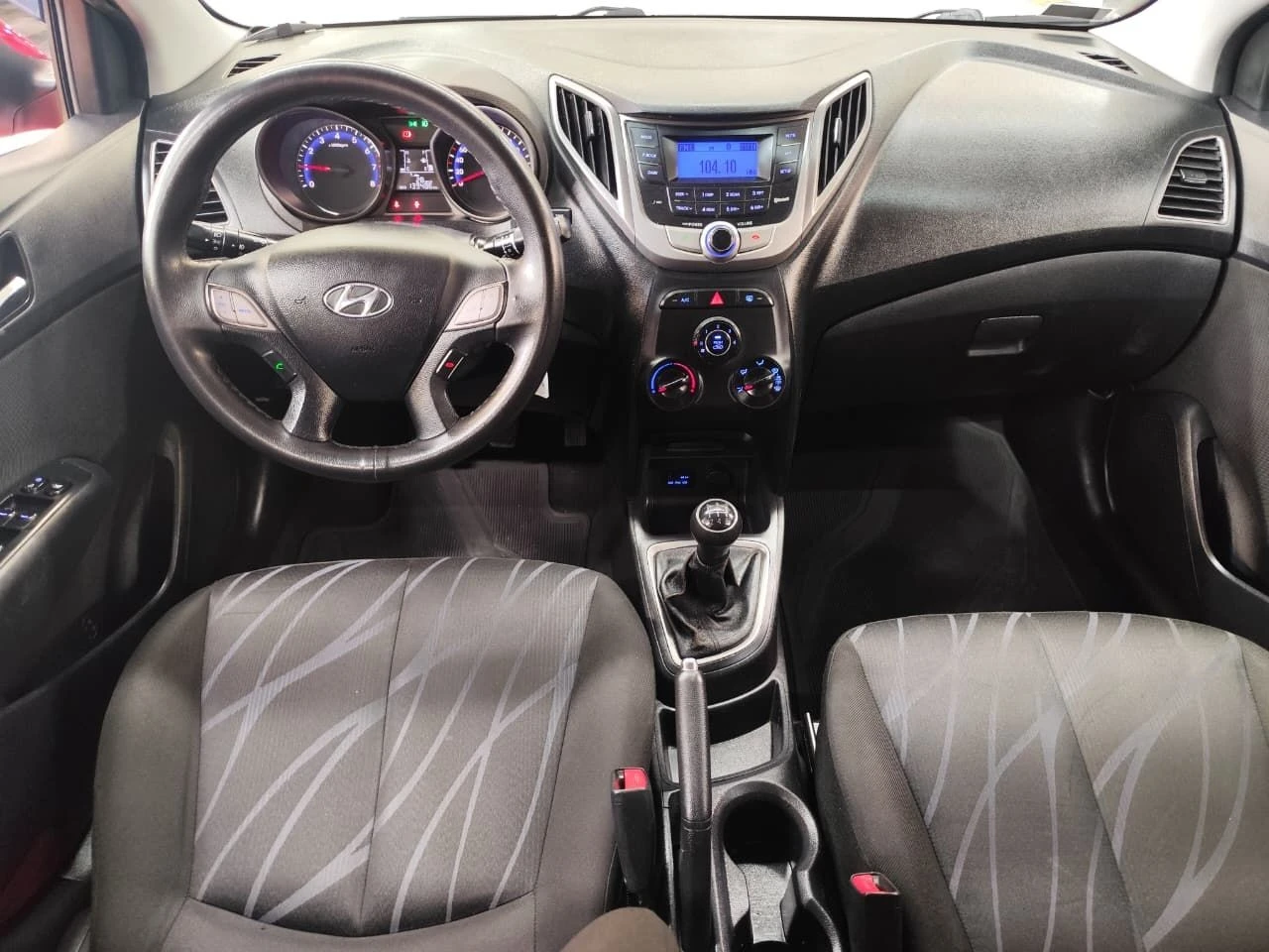 HYUNDAI HB20