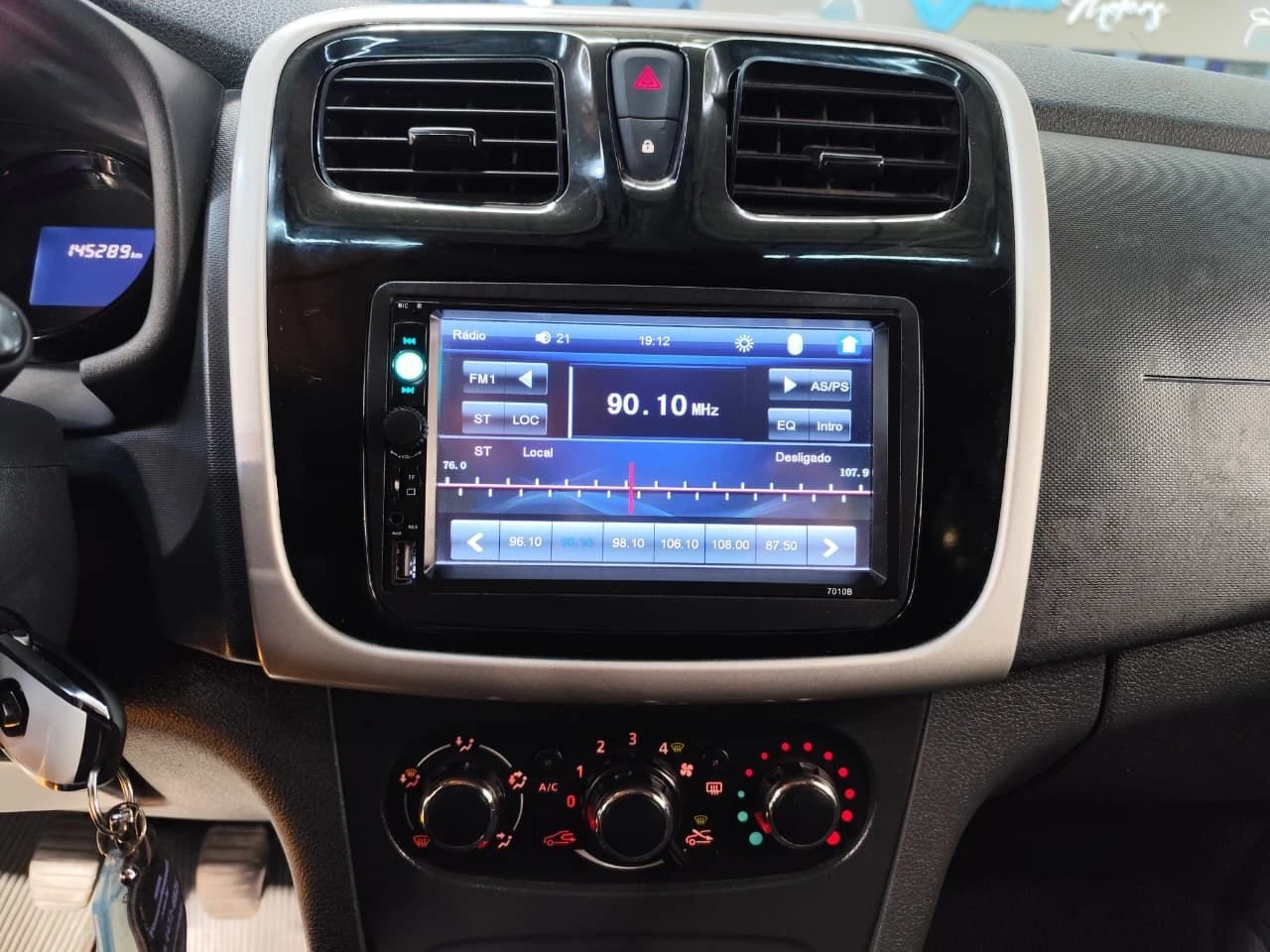 RENAULT SANDERO