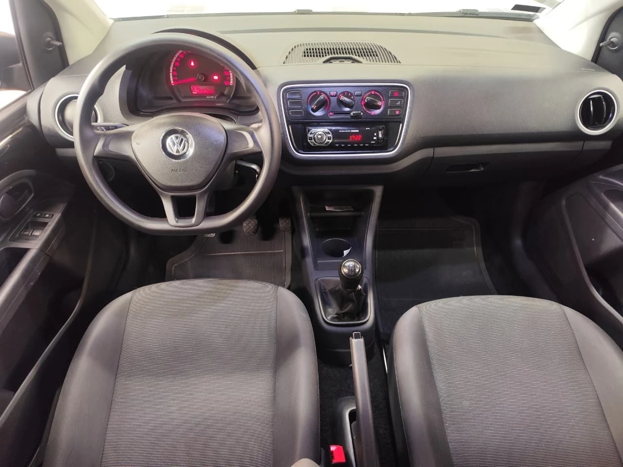VOLKSWAGEN UP