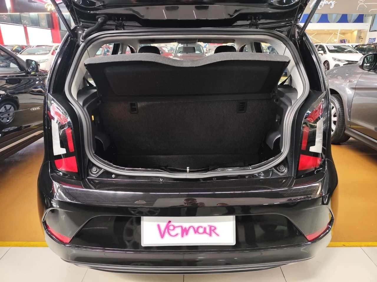 VOLKSWAGEN UP