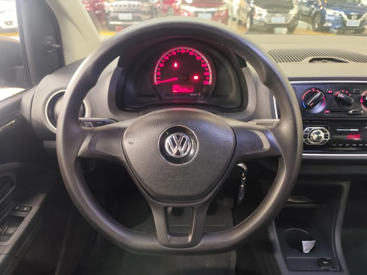 VOLKSWAGEN UP