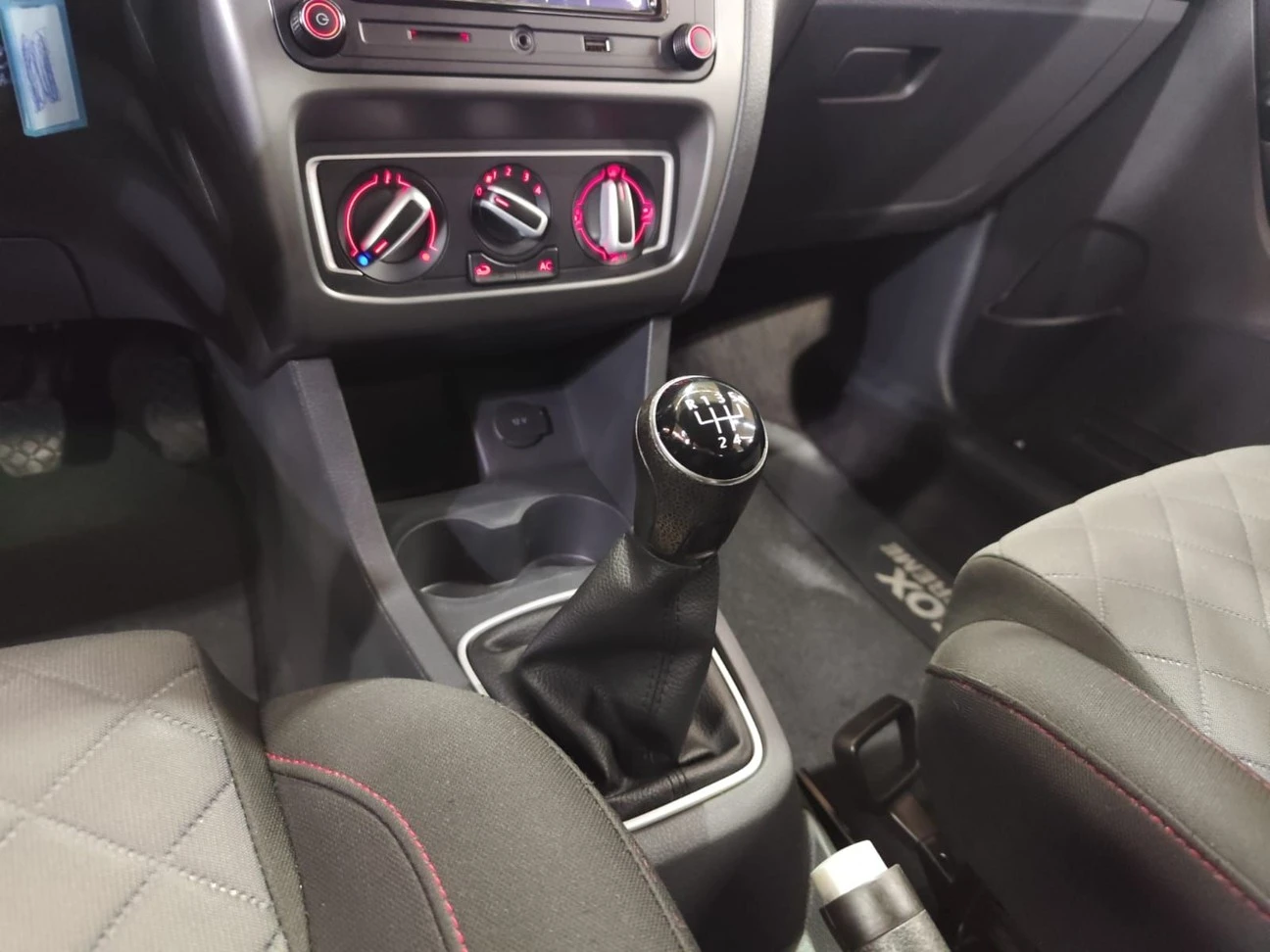 VOLKSWAGEN FOX