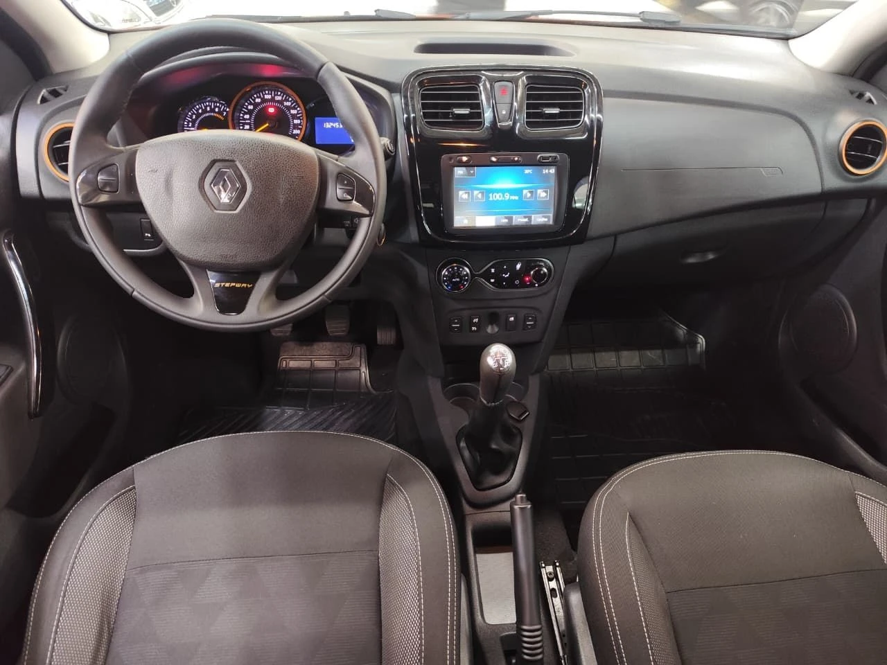 RENAULT SANDERO