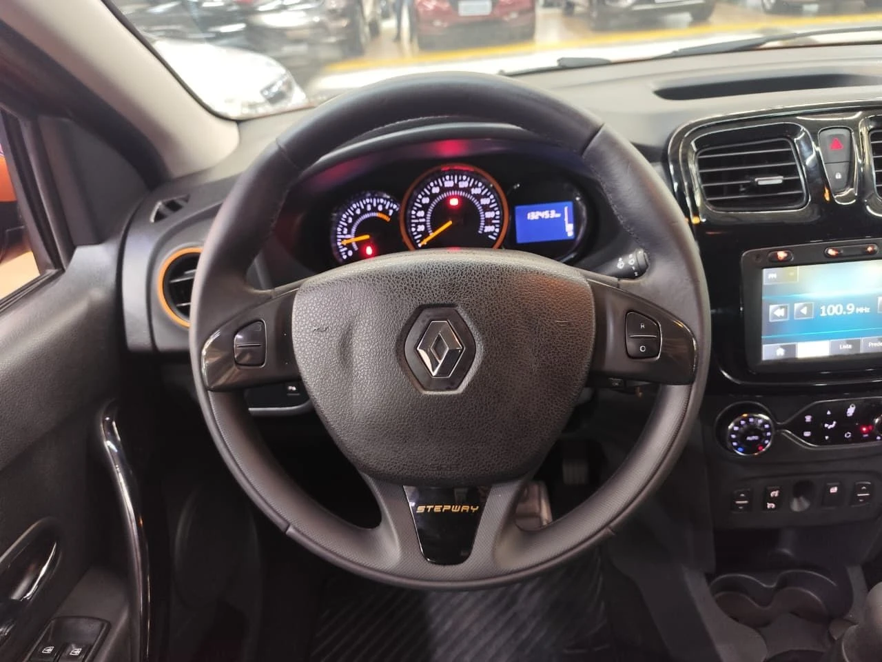 RENAULT SANDERO