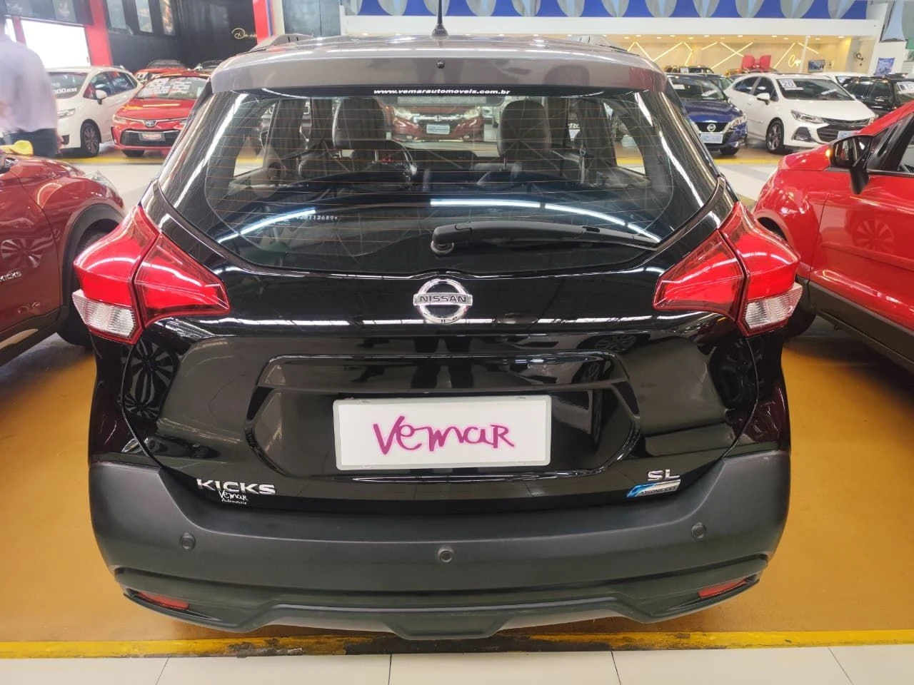 NISSAN KICKS