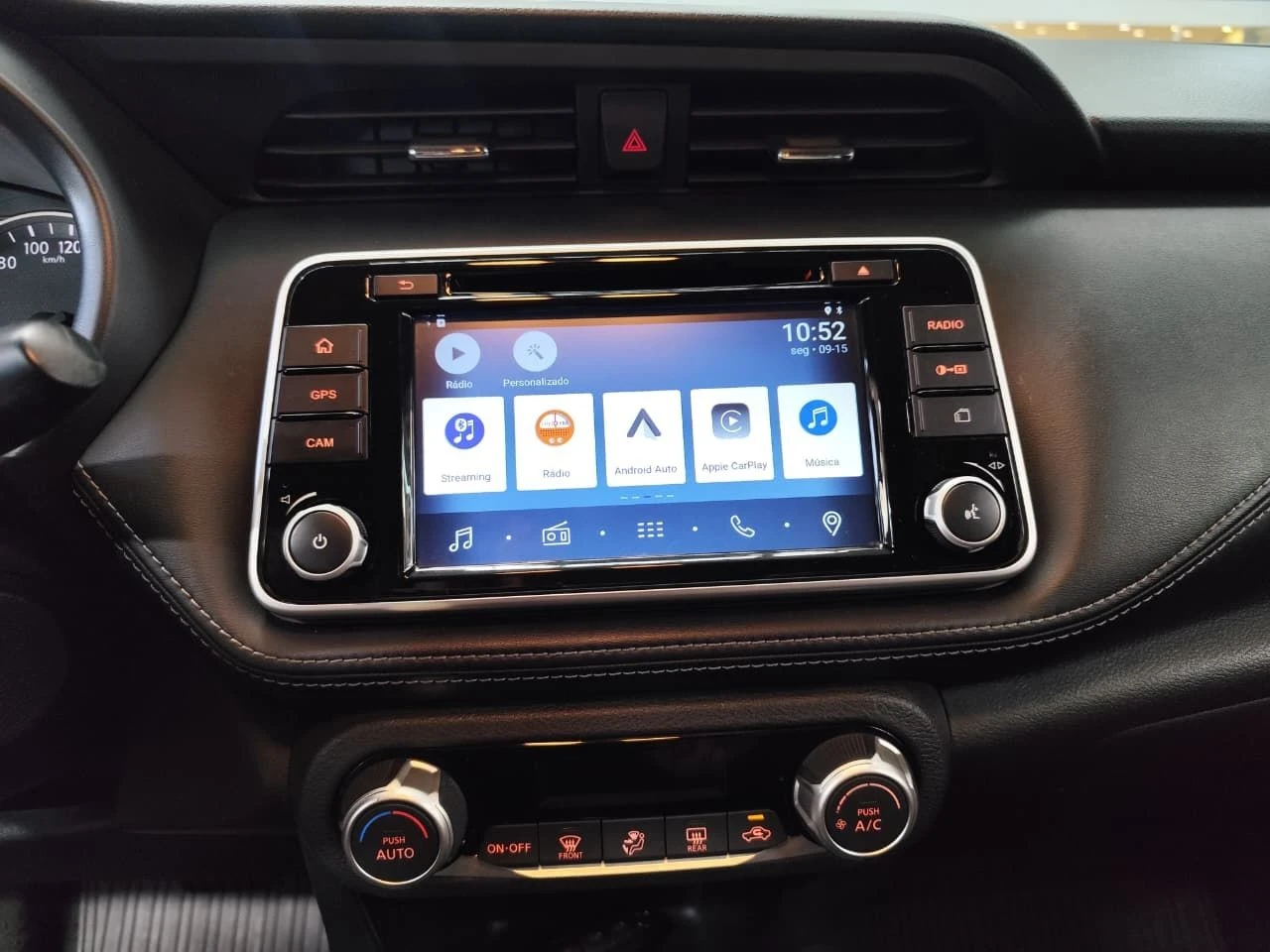 NISSAN KICKS