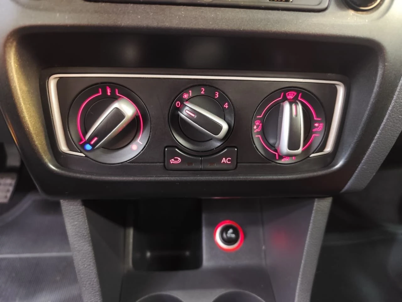 VOLKSWAGEN FOX