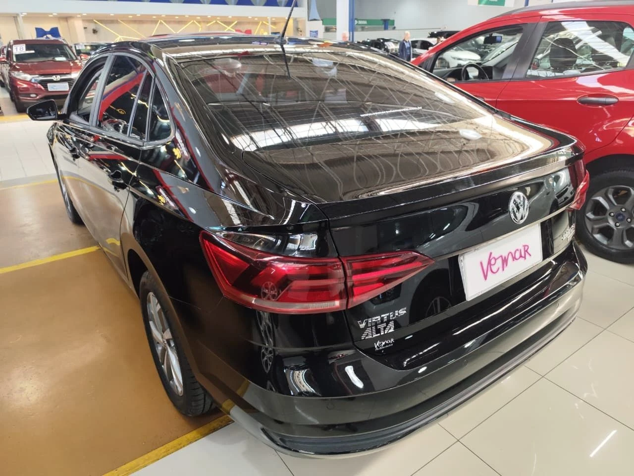 VOLKSWAGEN VIRTUS