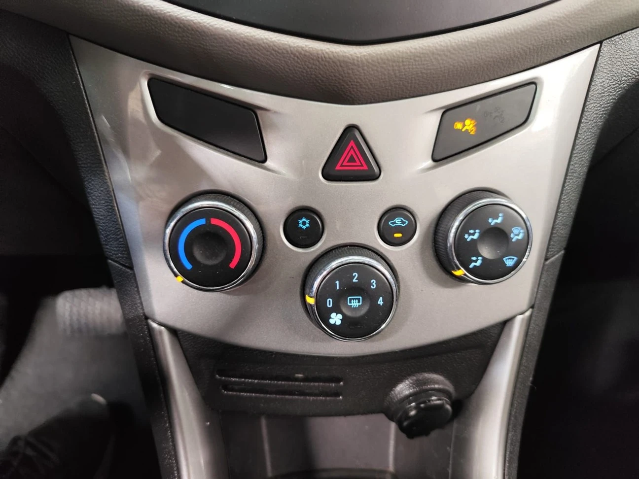 CHEVROLET TRACKER