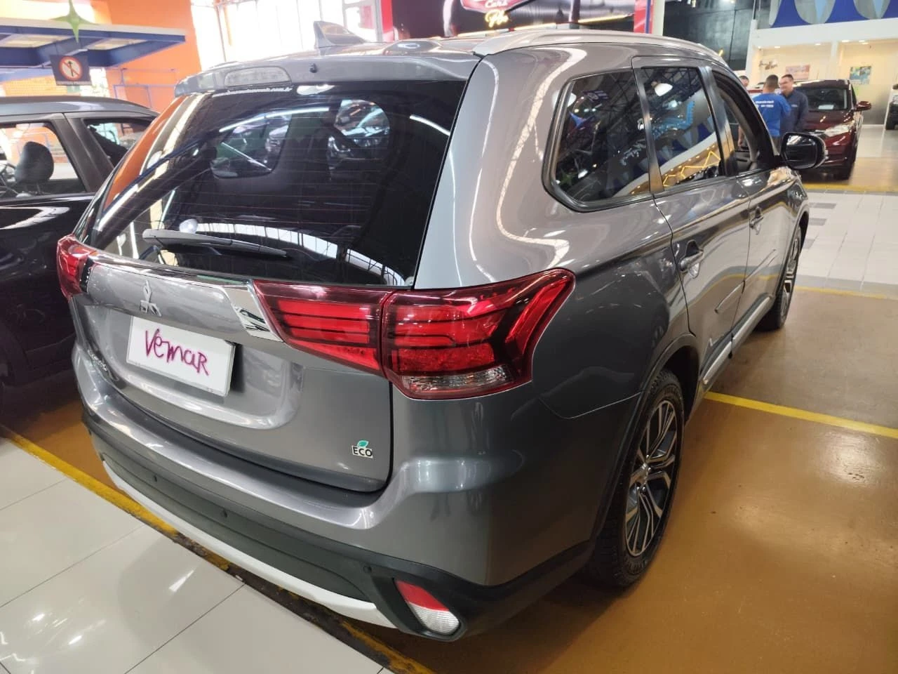 MITSUBISHI OUTLANDER