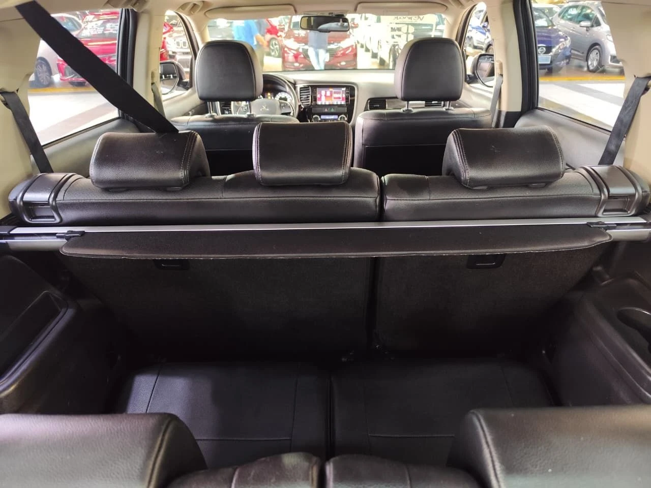 MITSUBISHI OUTLANDER