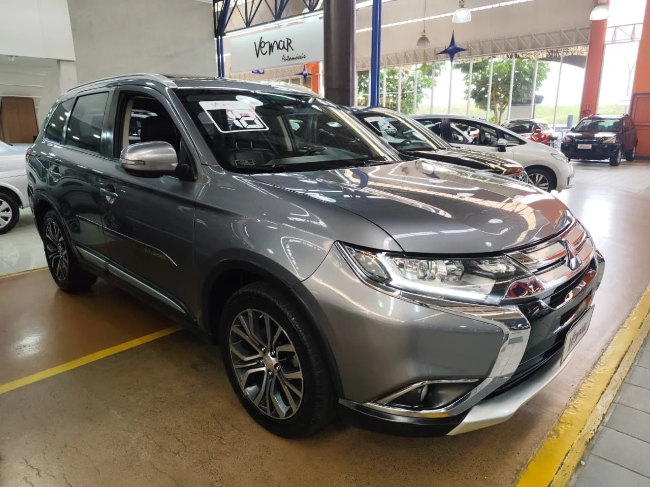 MITSUBISHI OUTLANDER