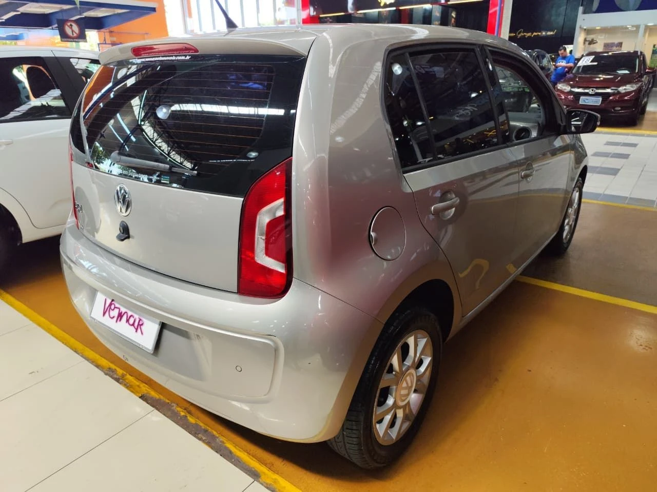VOLKSWAGEN UP