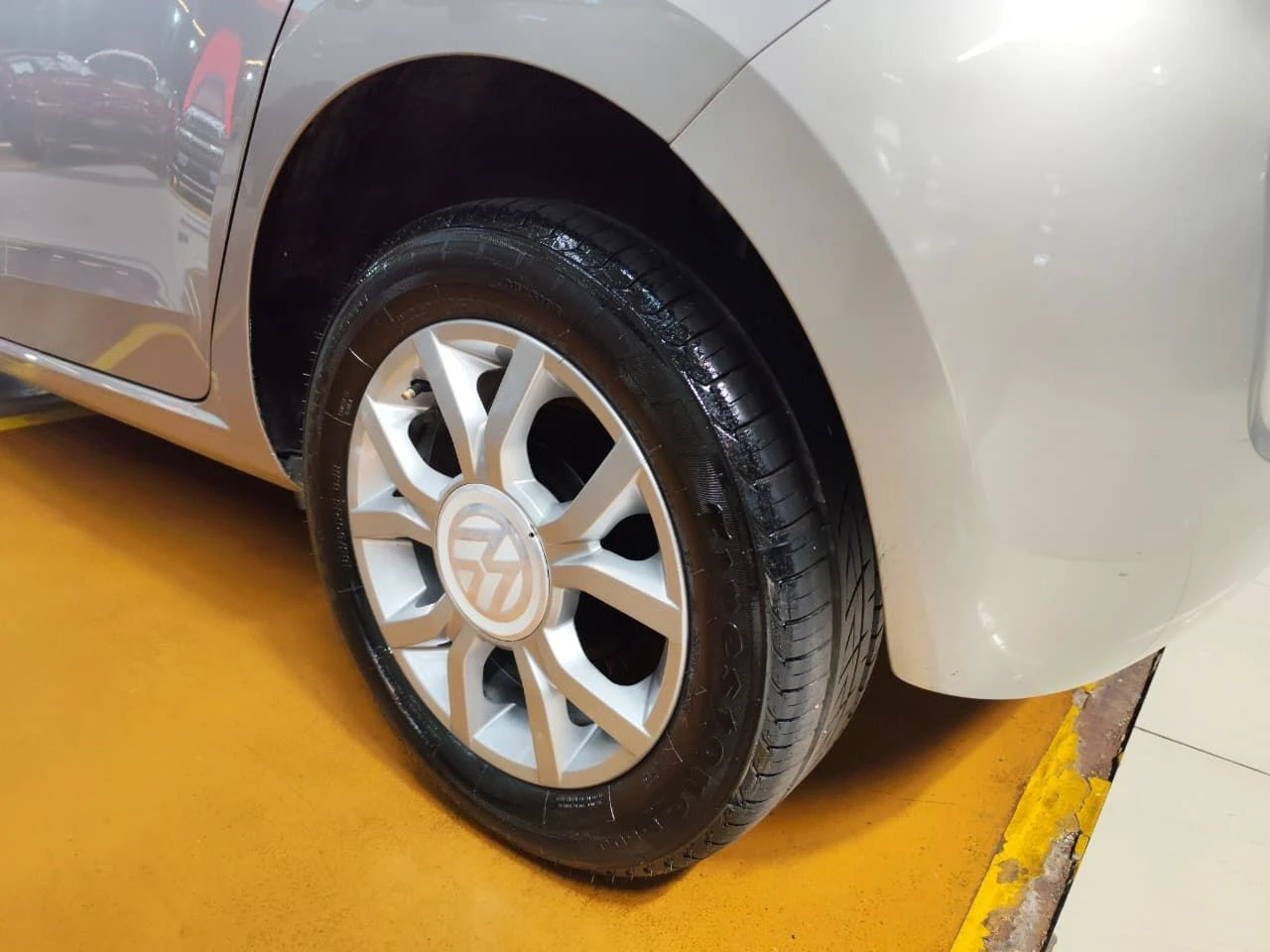 VOLKSWAGEN UP