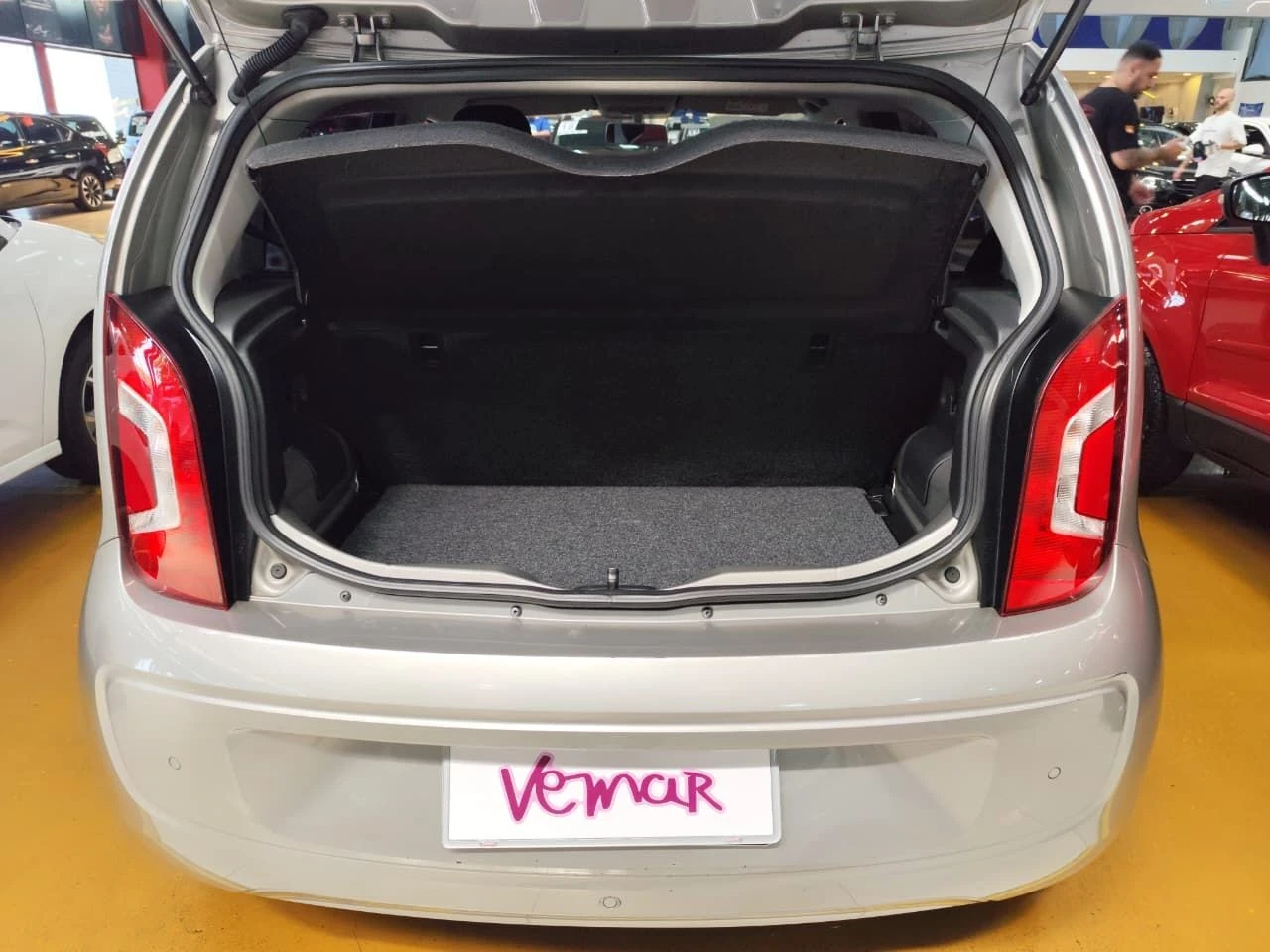 VOLKSWAGEN UP