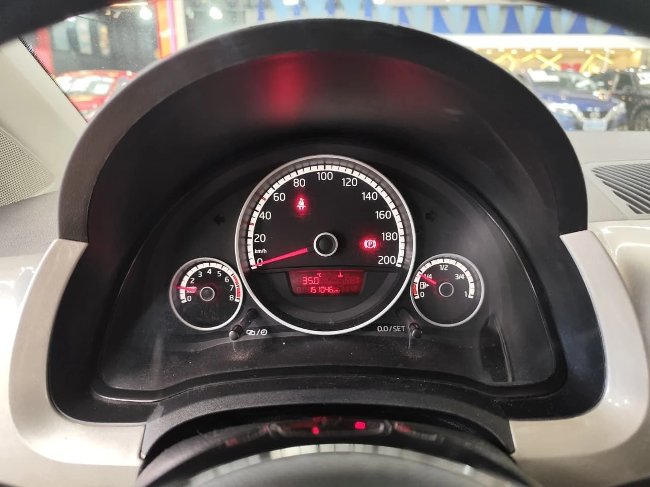 VOLKSWAGEN UP