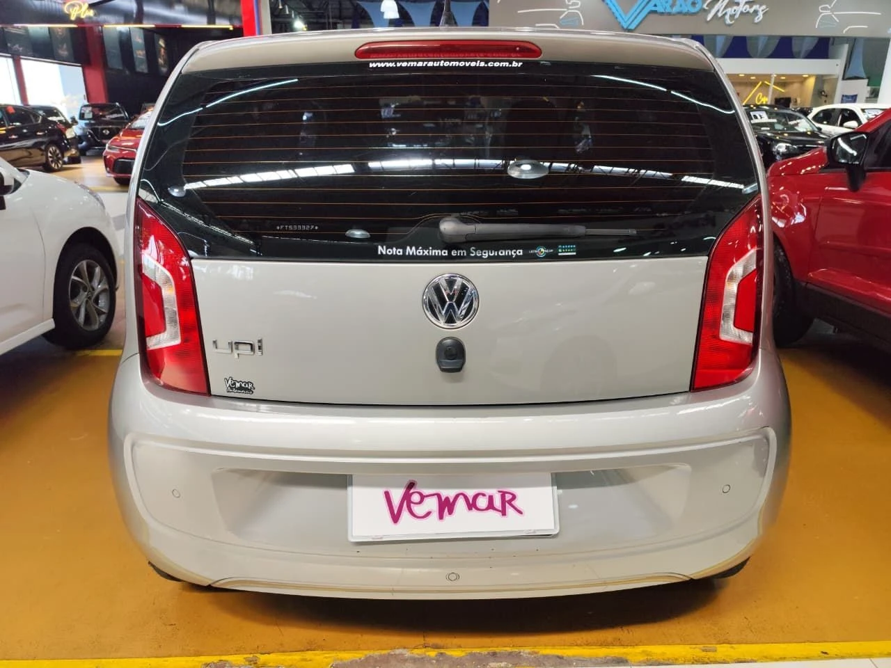 VOLKSWAGEN UP