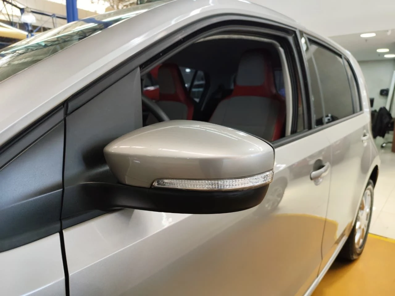 VOLKSWAGEN UP