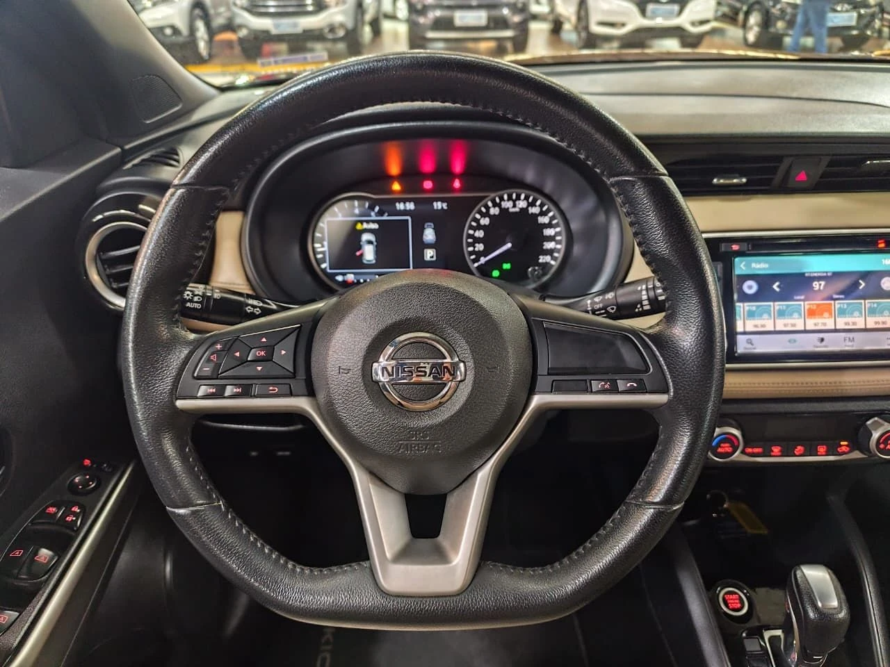 NISSAN KICKS