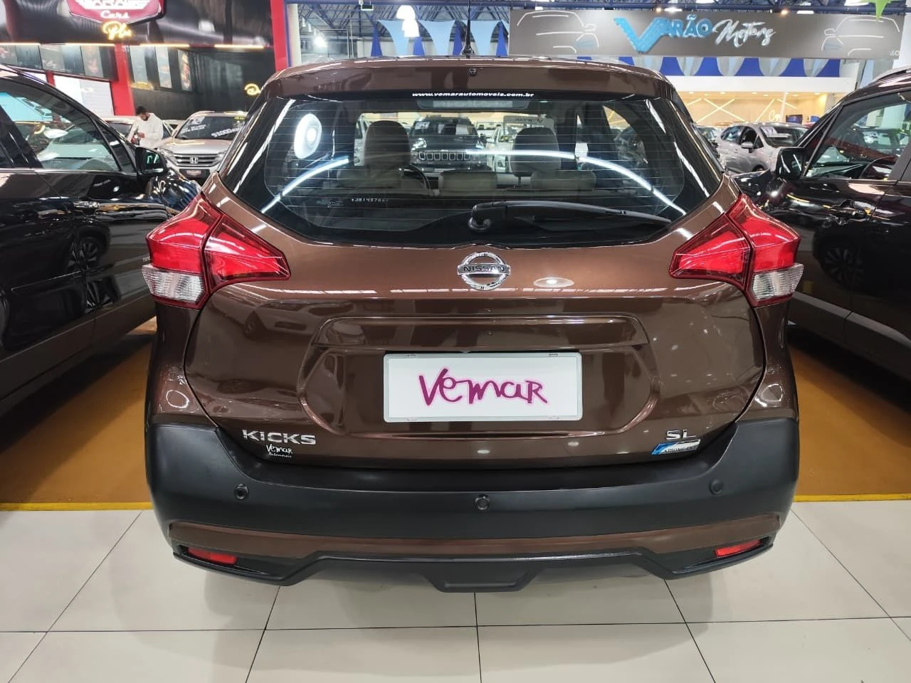 NISSAN KICKS