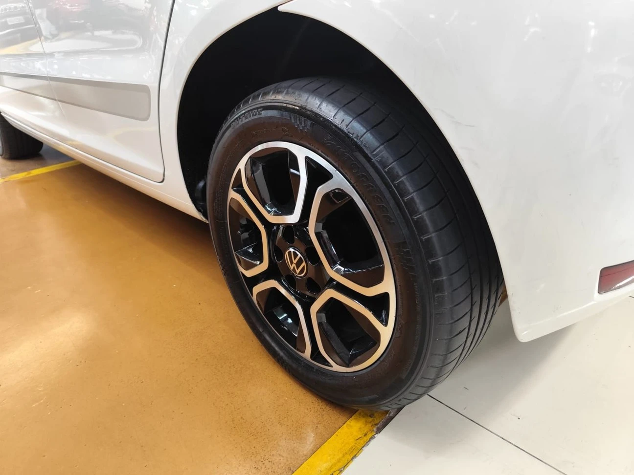 VOLKSWAGEN FOX