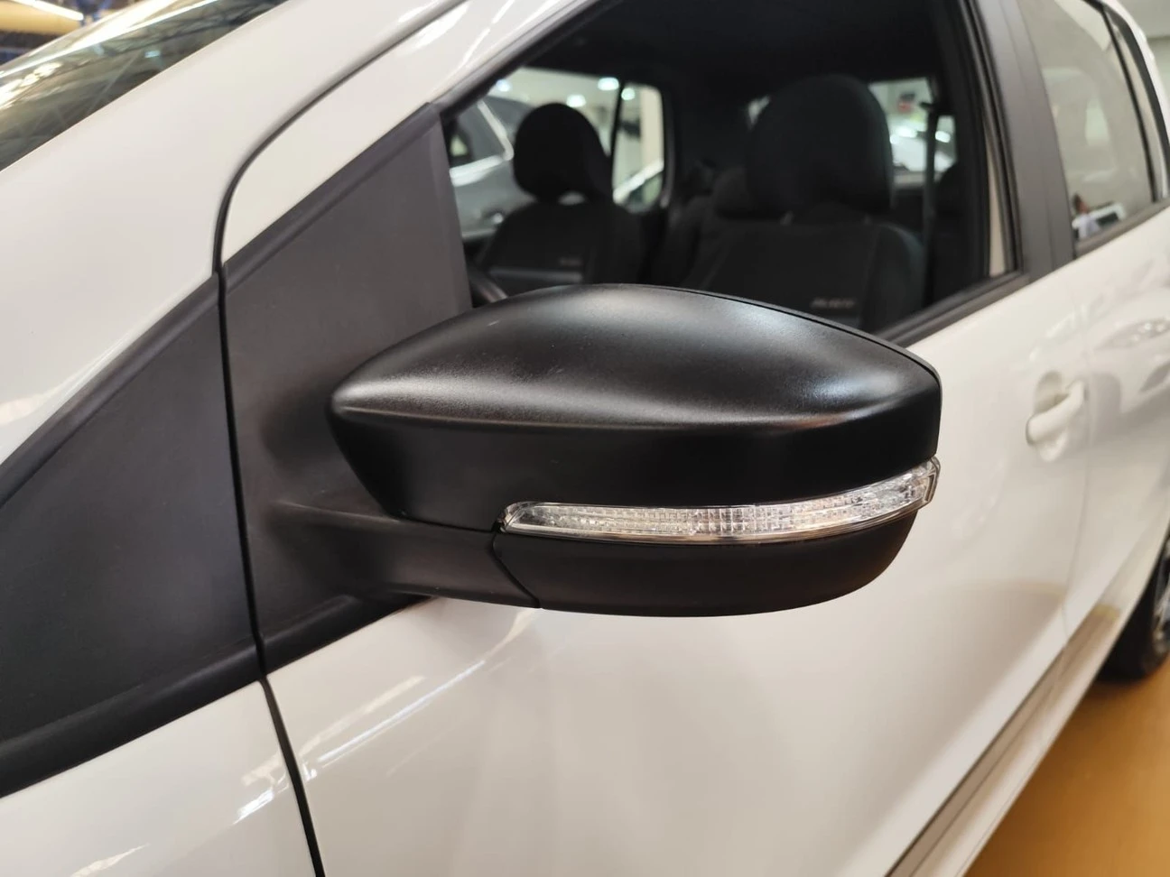 VOLKSWAGEN FOX