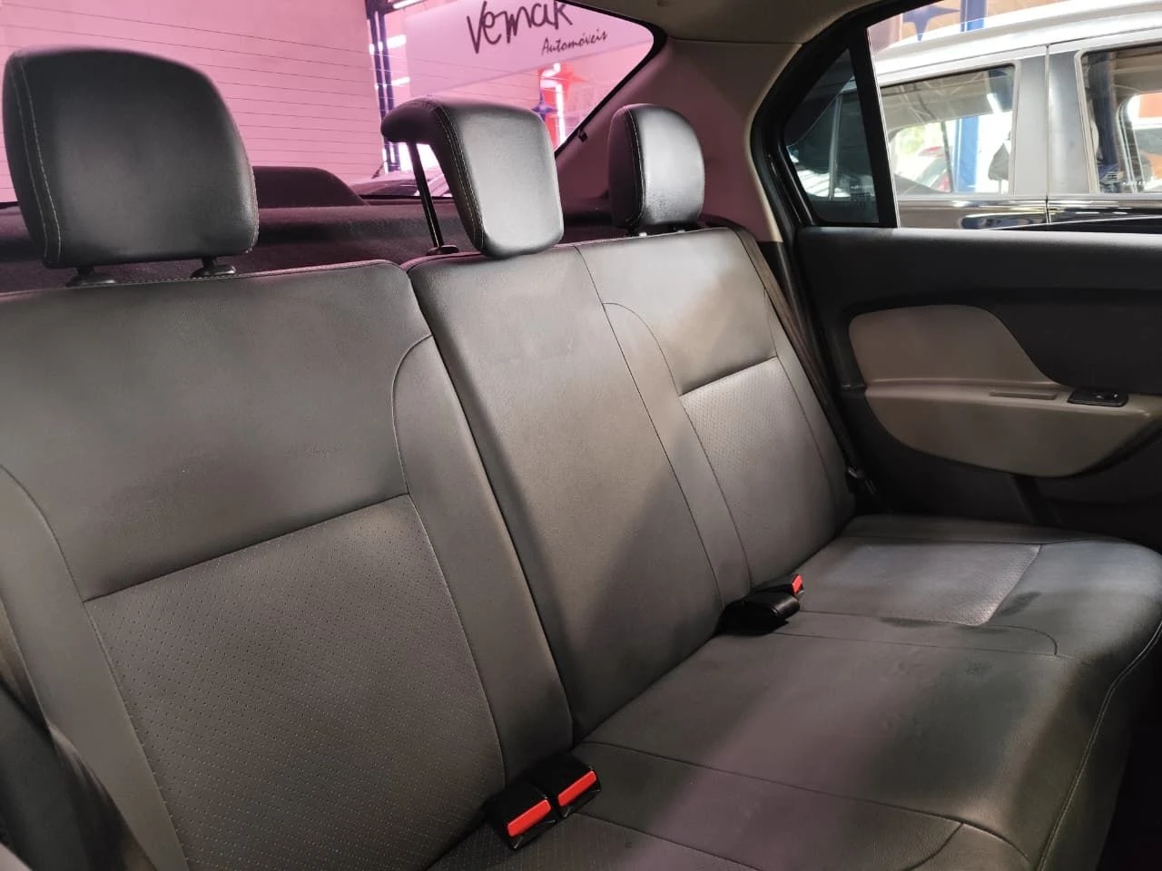 RENAULT LOGAN