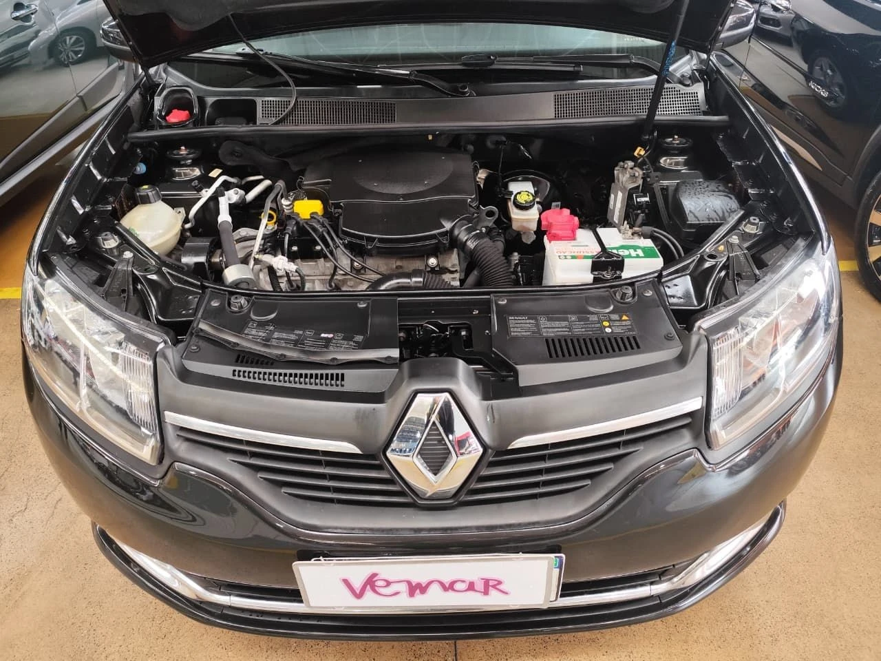 RENAULT LOGAN