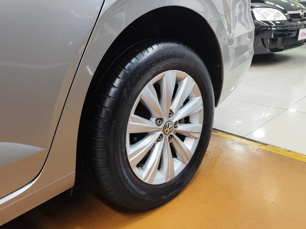 VOLKSWAGEN VIRTUS