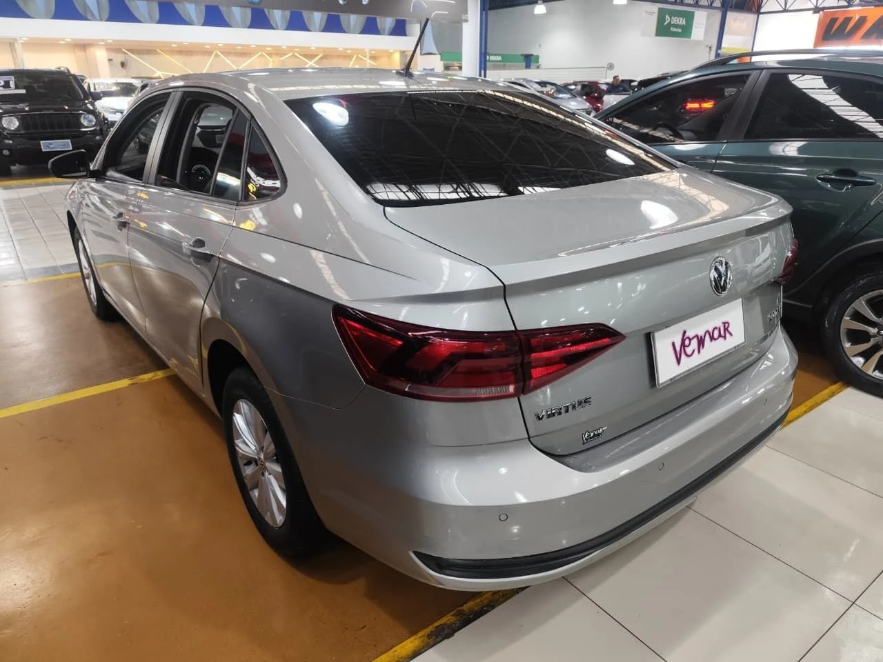 VOLKSWAGEN VIRTUS