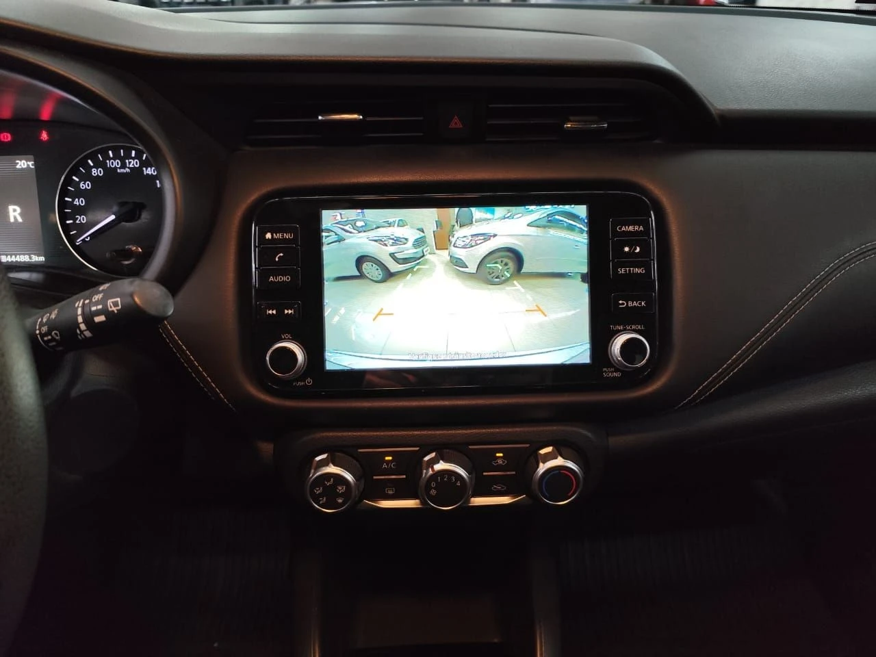 NISSAN KICKS