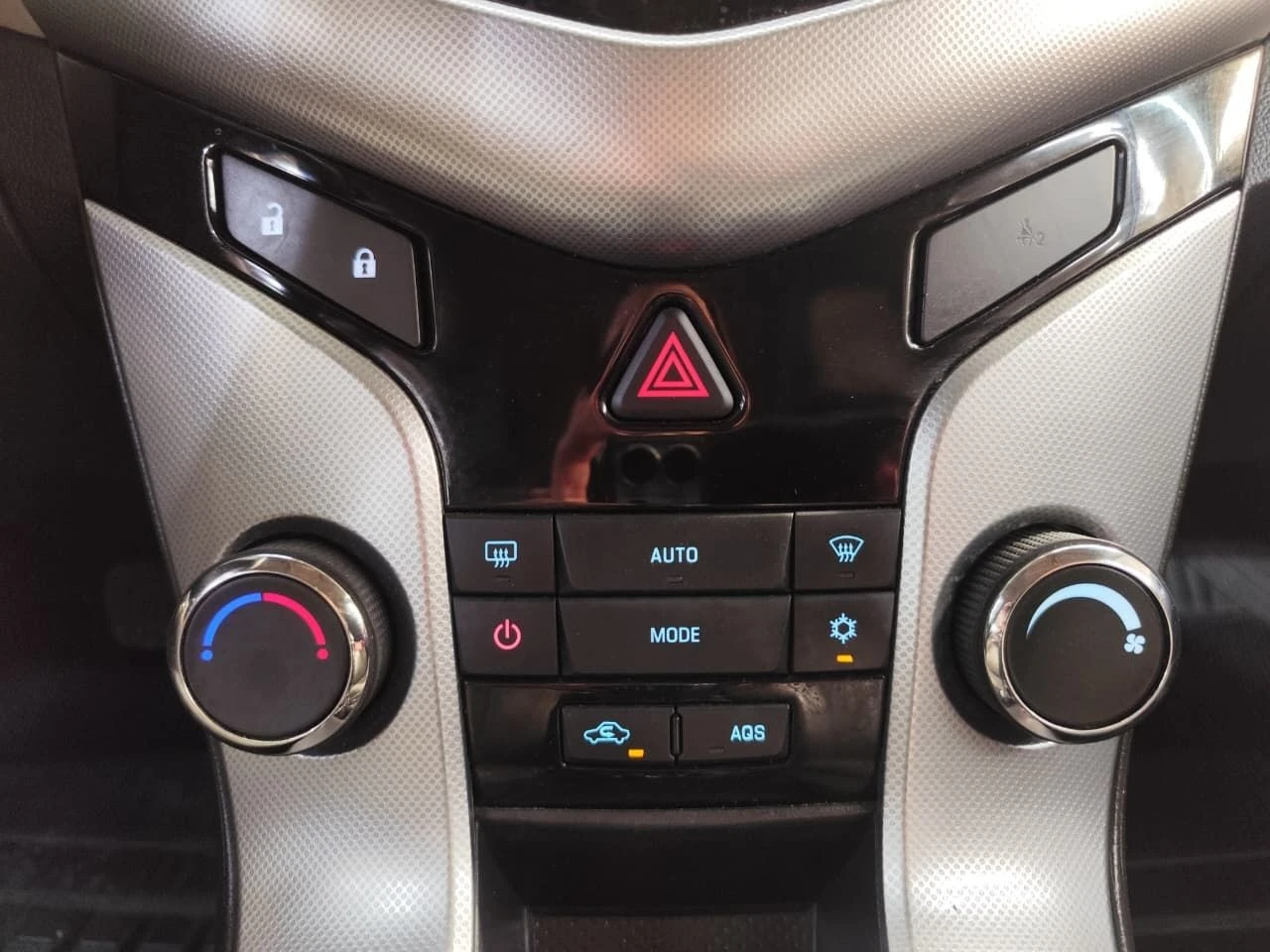 CHEVROLET CRUZE