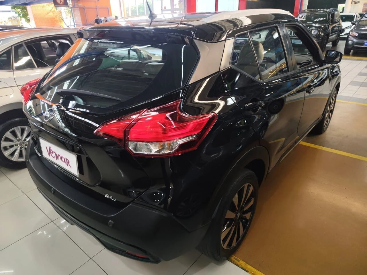 NISSAN KICKS