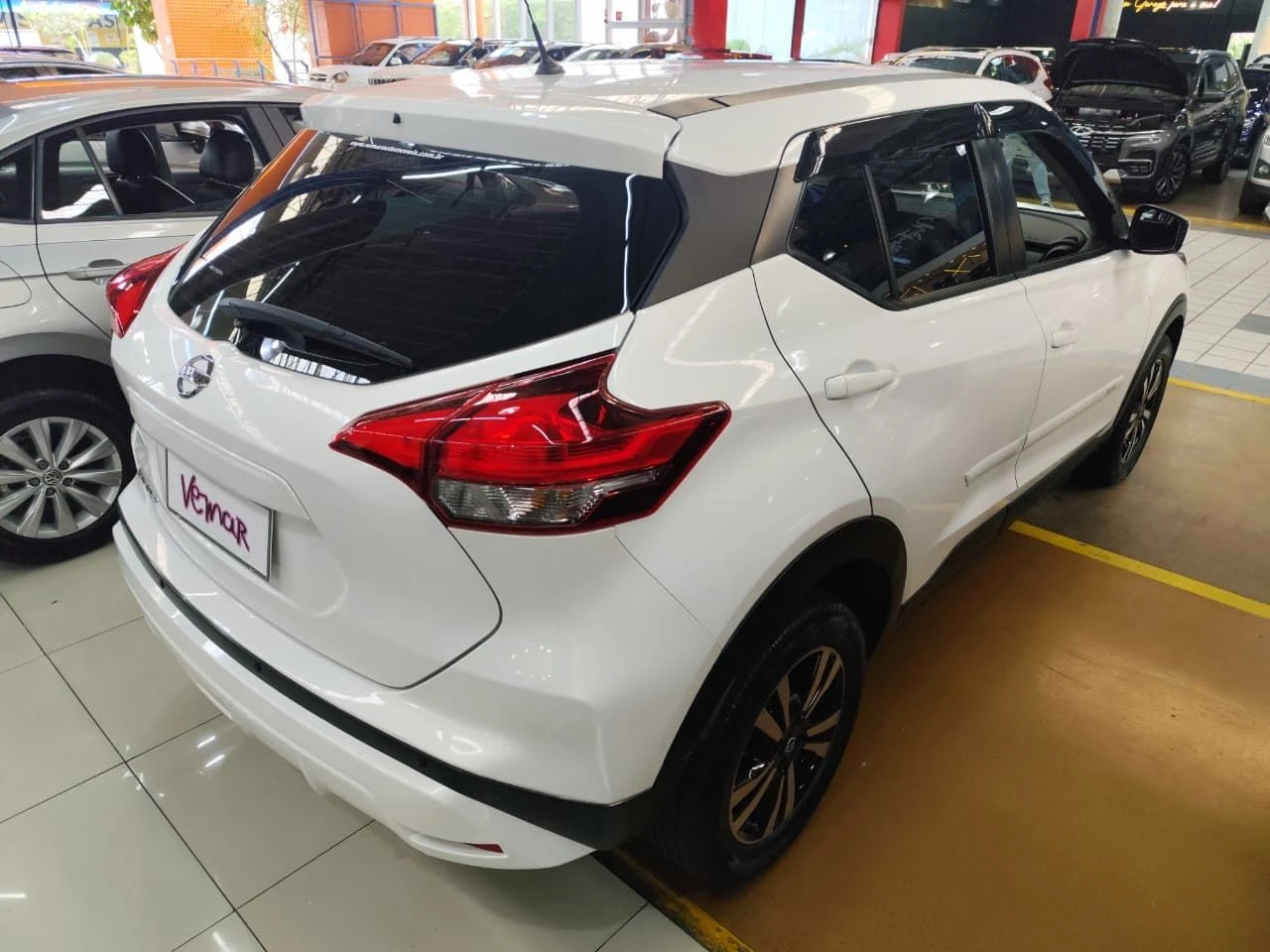 NISSAN KICKS