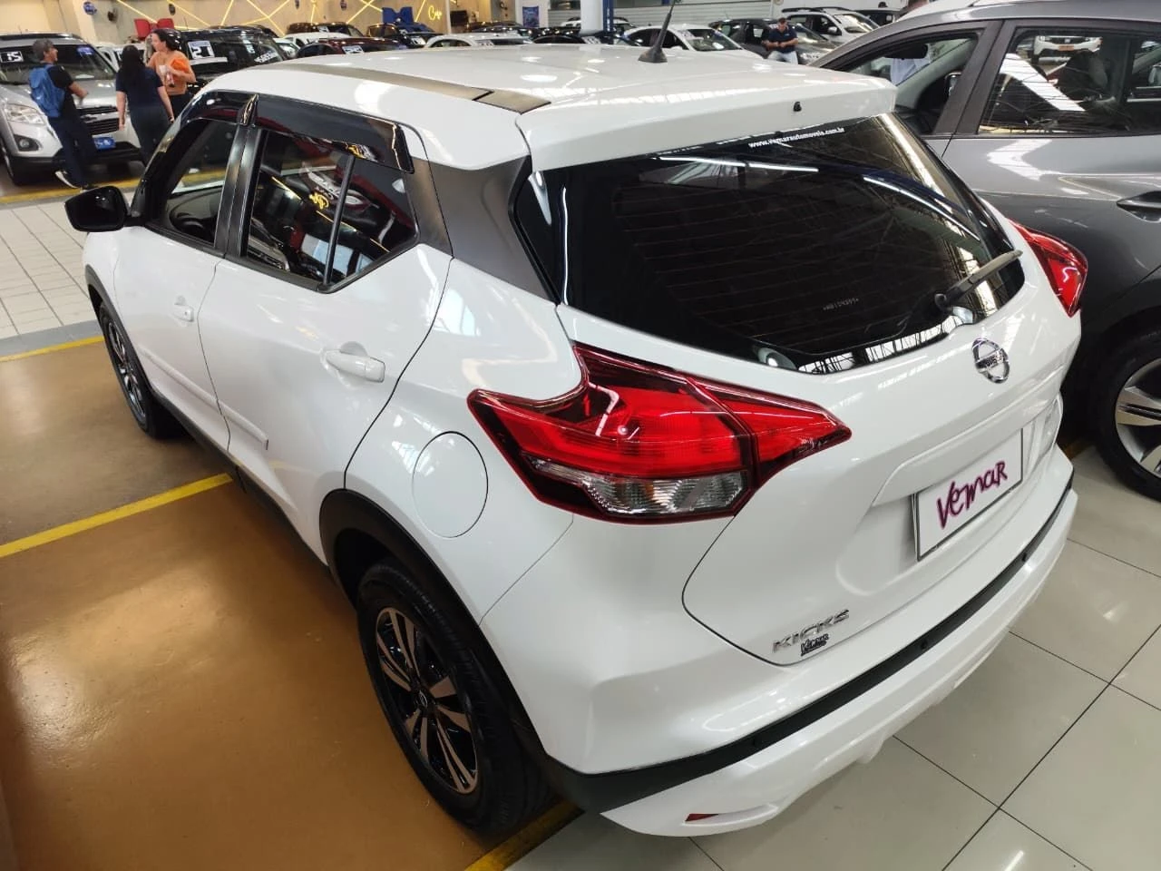 NISSAN KICKS