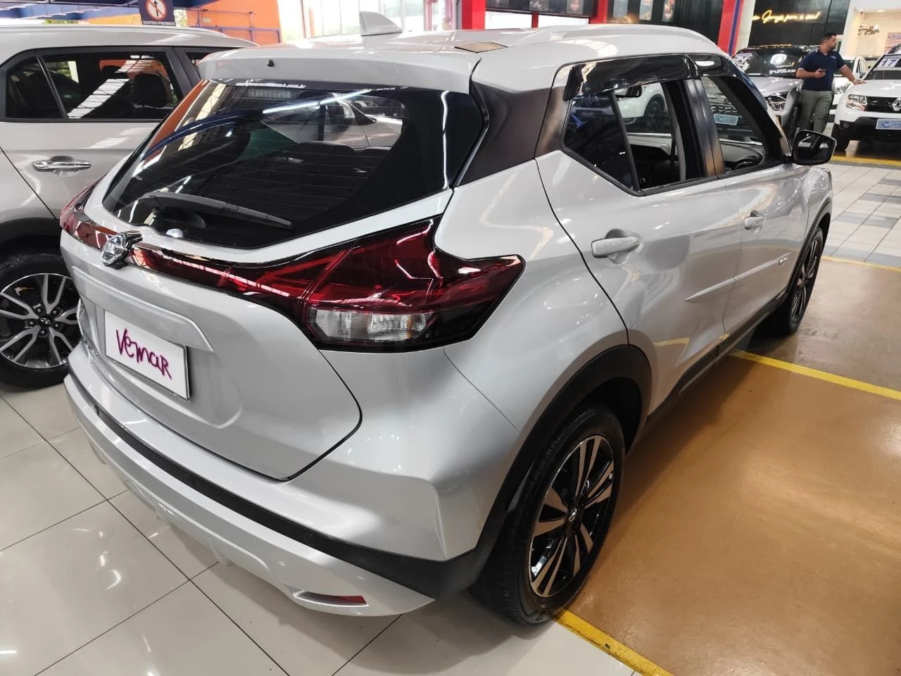 NISSAN KICKS