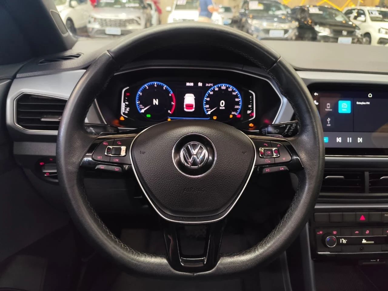 VOLKSWAGEN T-CROSS
