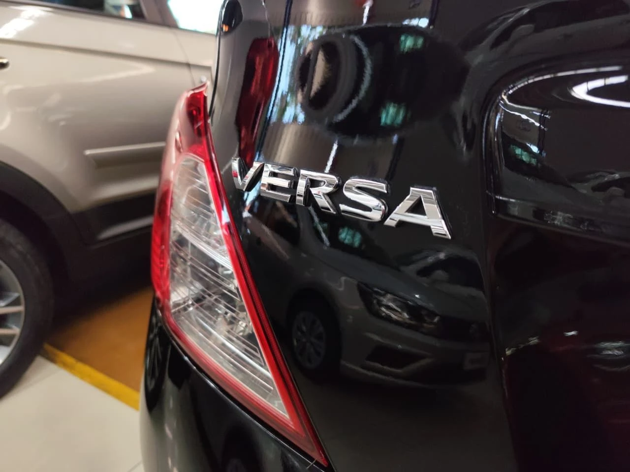 NISSAN VERSA