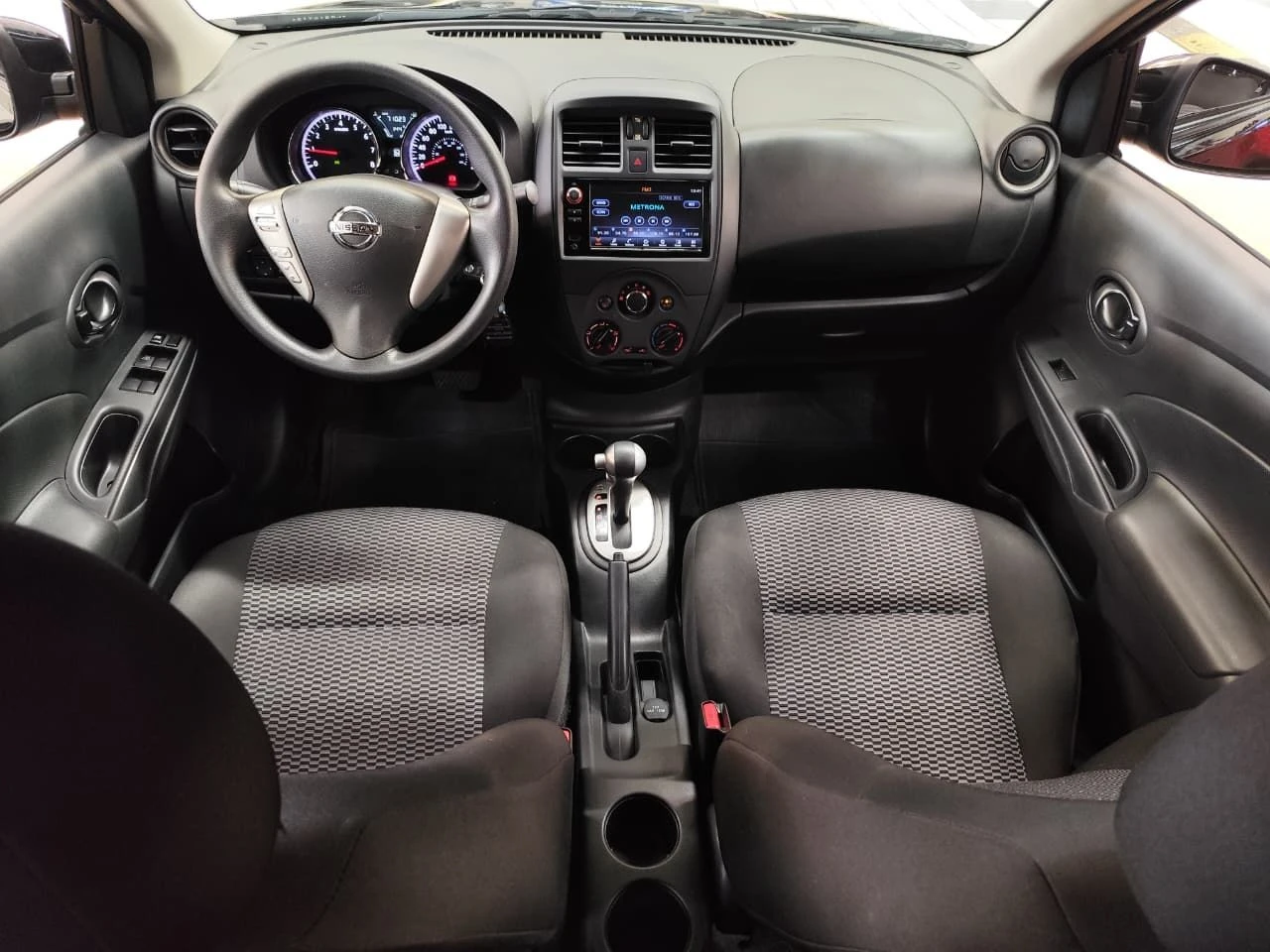 NISSAN VERSA