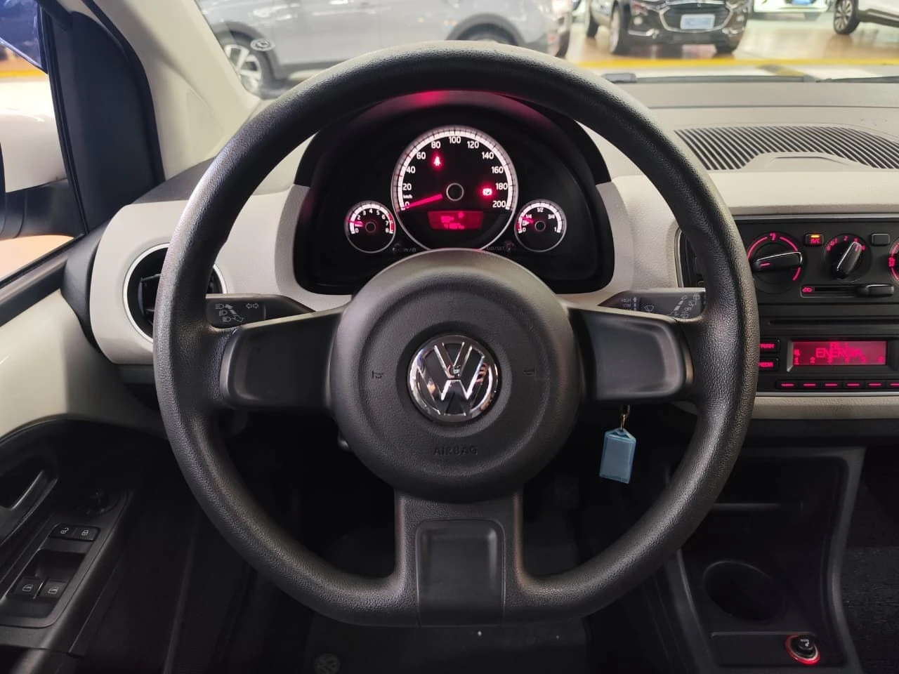 VOLKSWAGEN UP