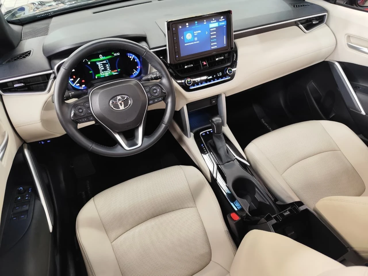 TOYOTA COROLLA CROSS