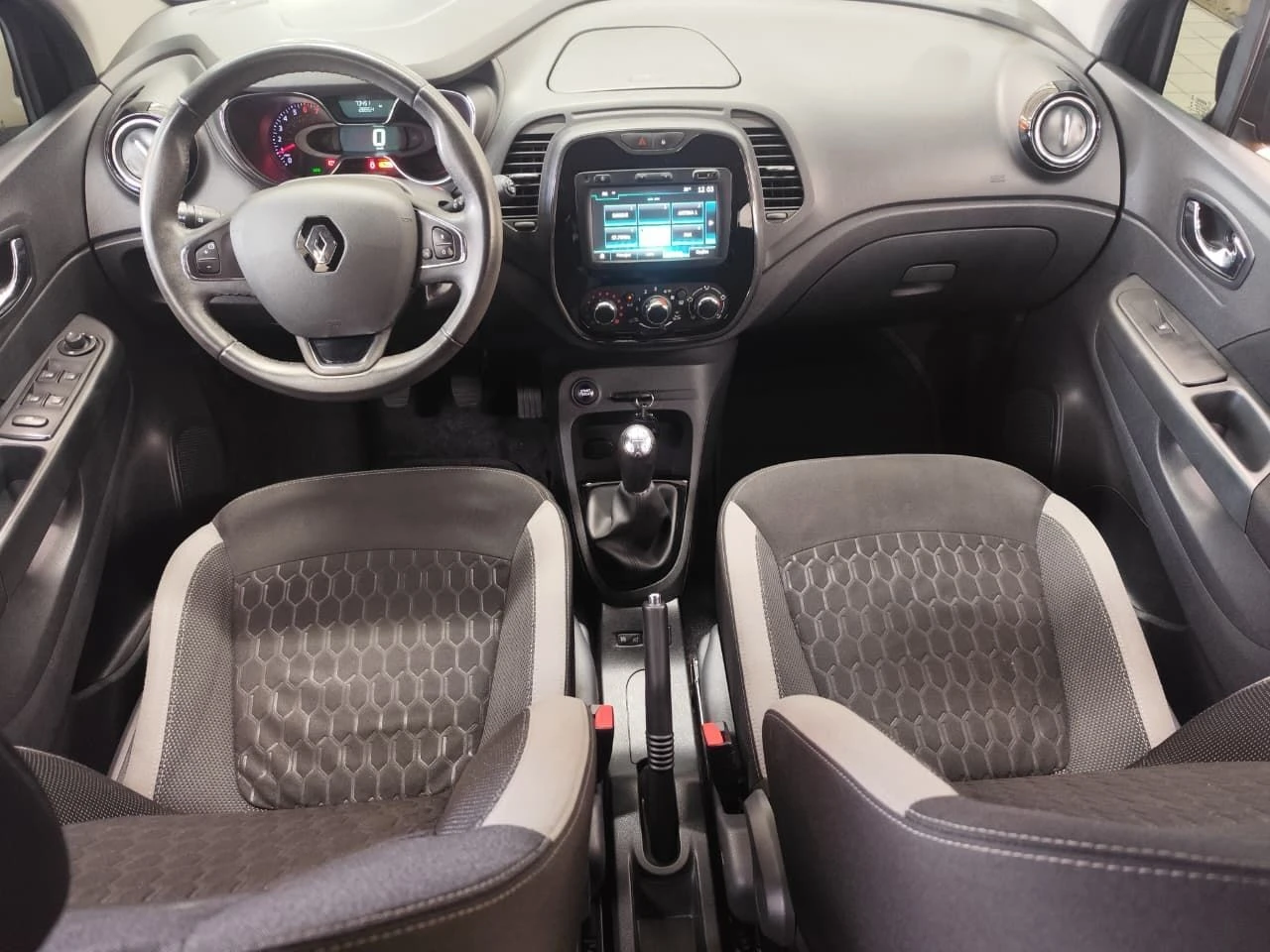 RENAULT CAPTUR