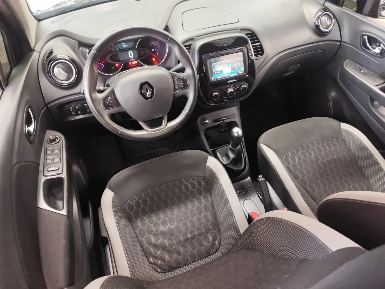 RENAULT CAPTUR