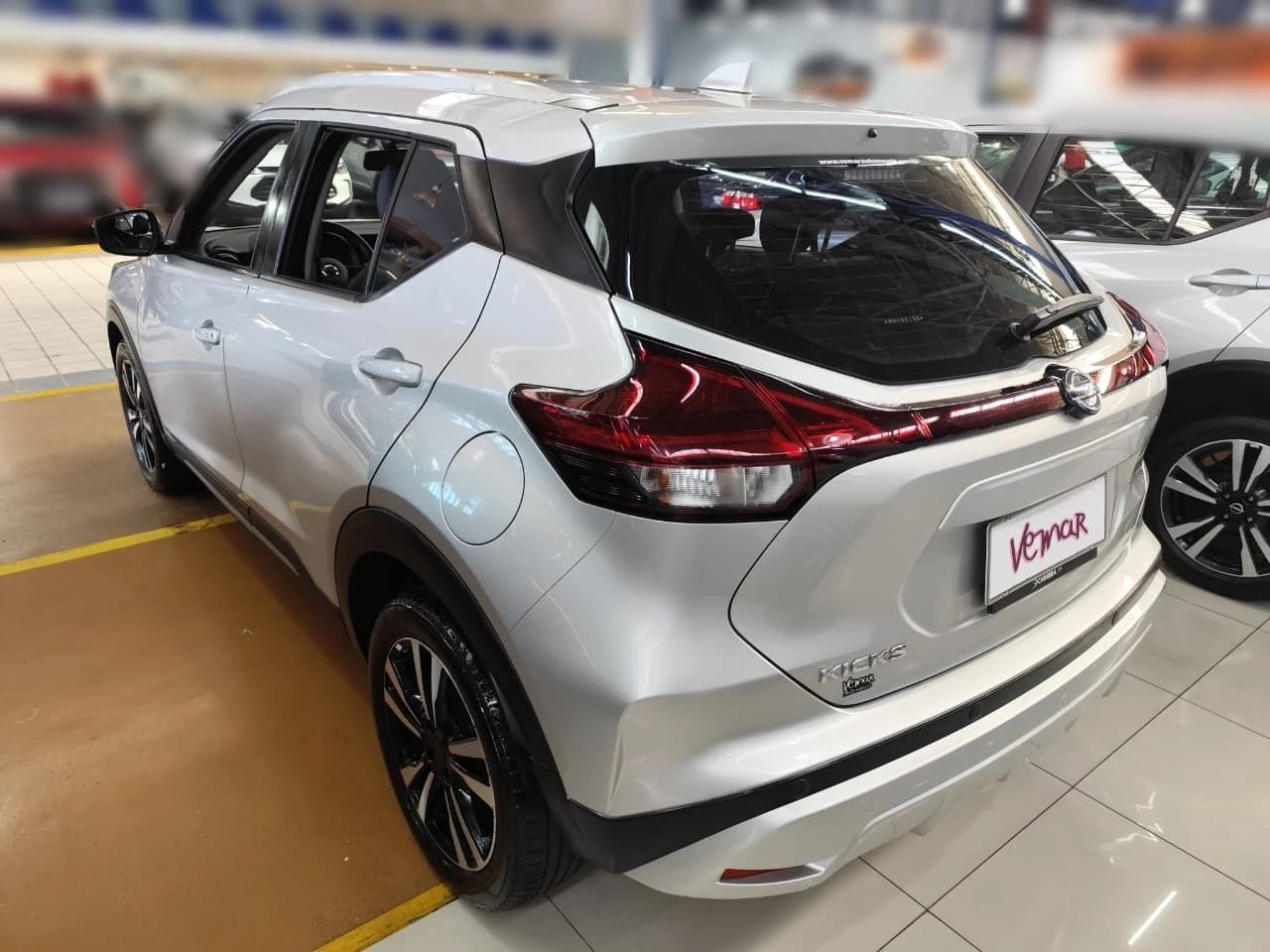 NISSAN KICKS