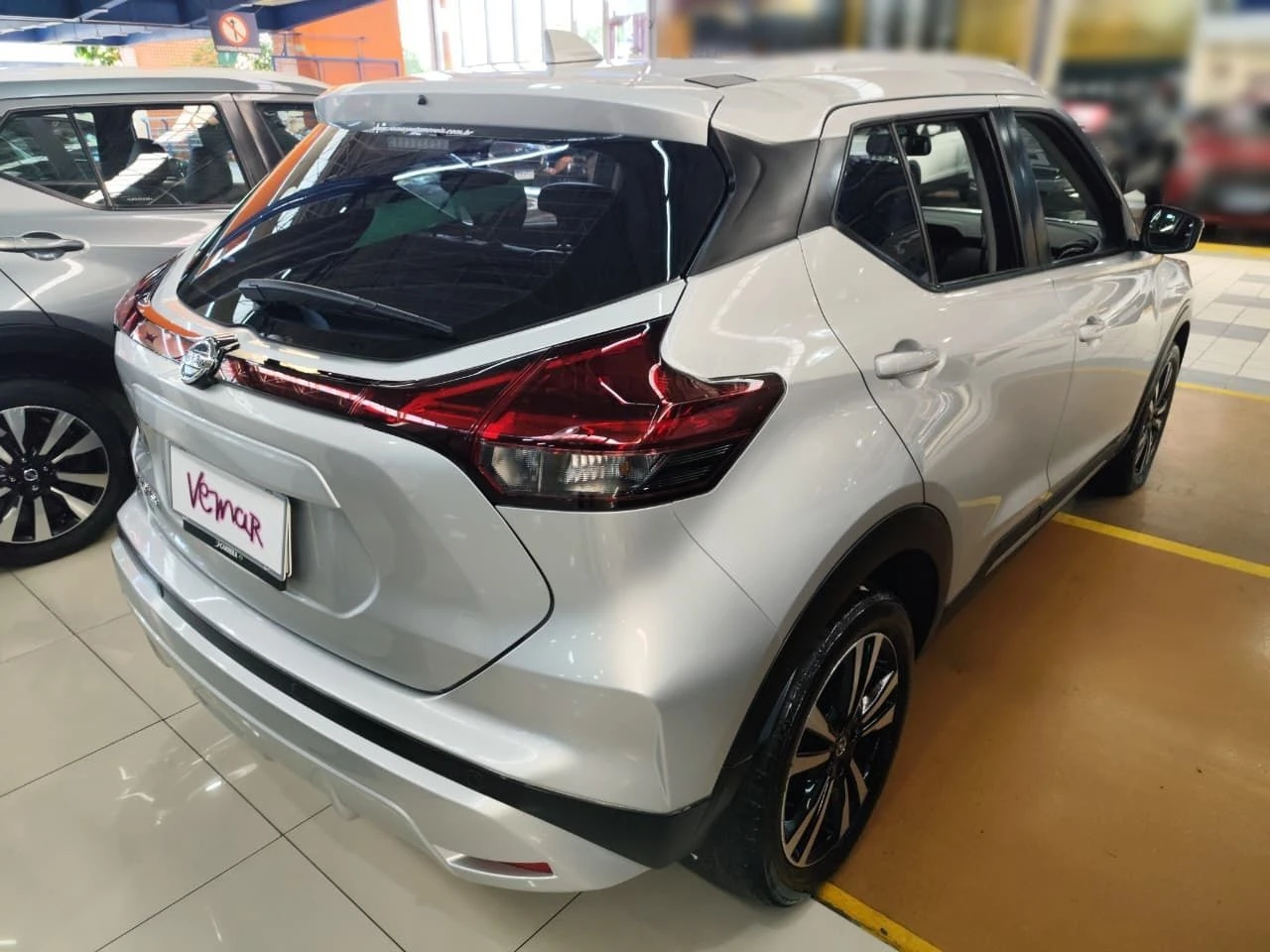NISSAN KICKS