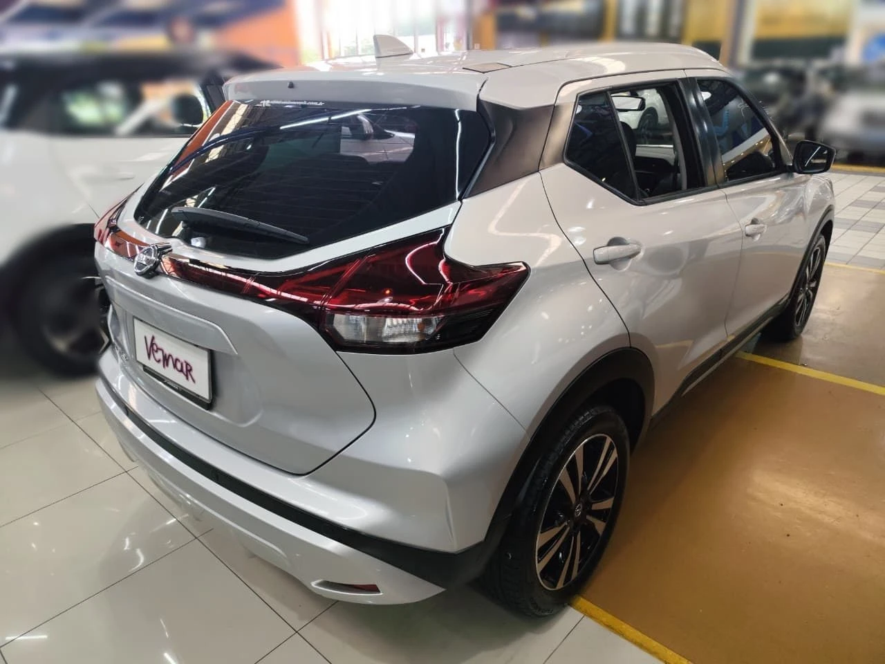 NISSAN KICKS